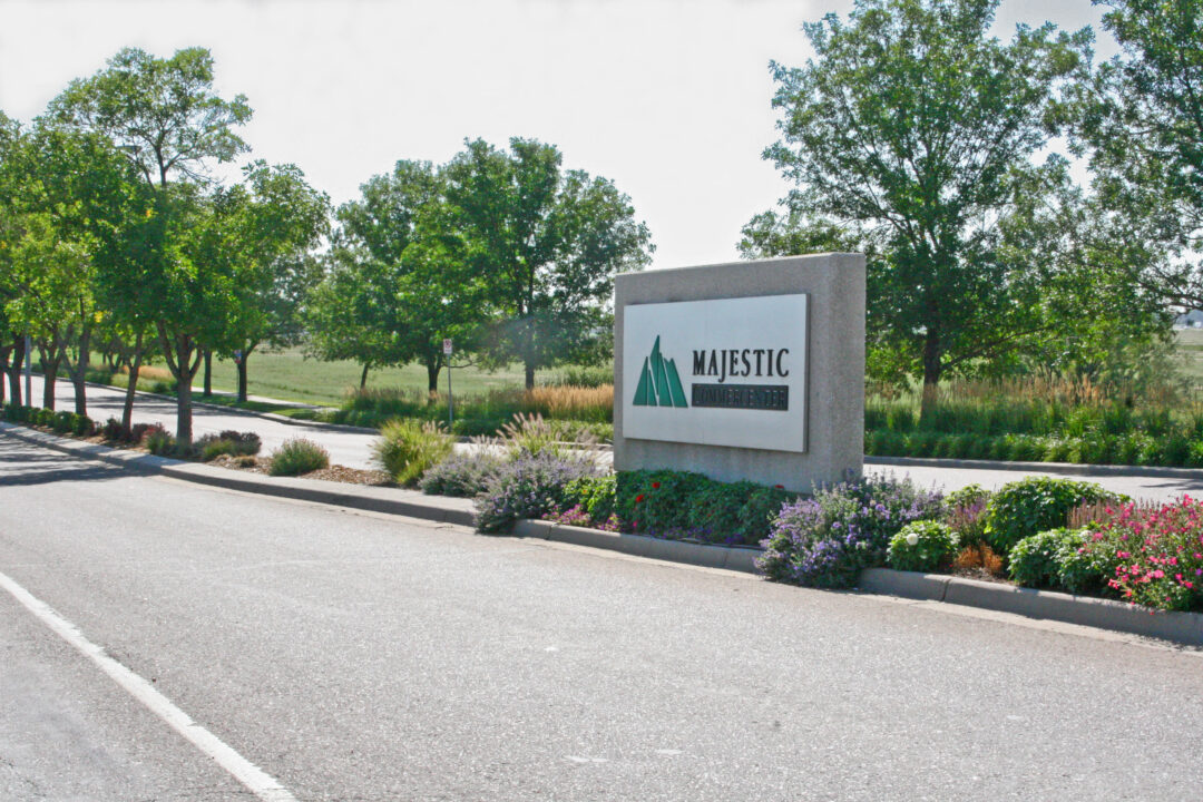 Majestic Commerce Center